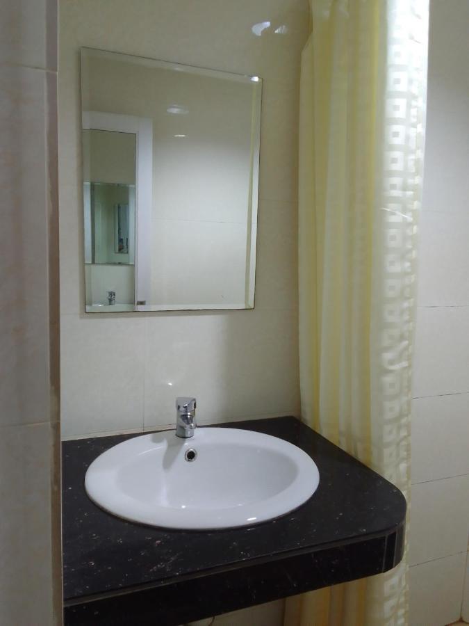 Super Oyo 90464 Borneo Suites Hotel Kota Kinabalu Dış mekan fotoğraf