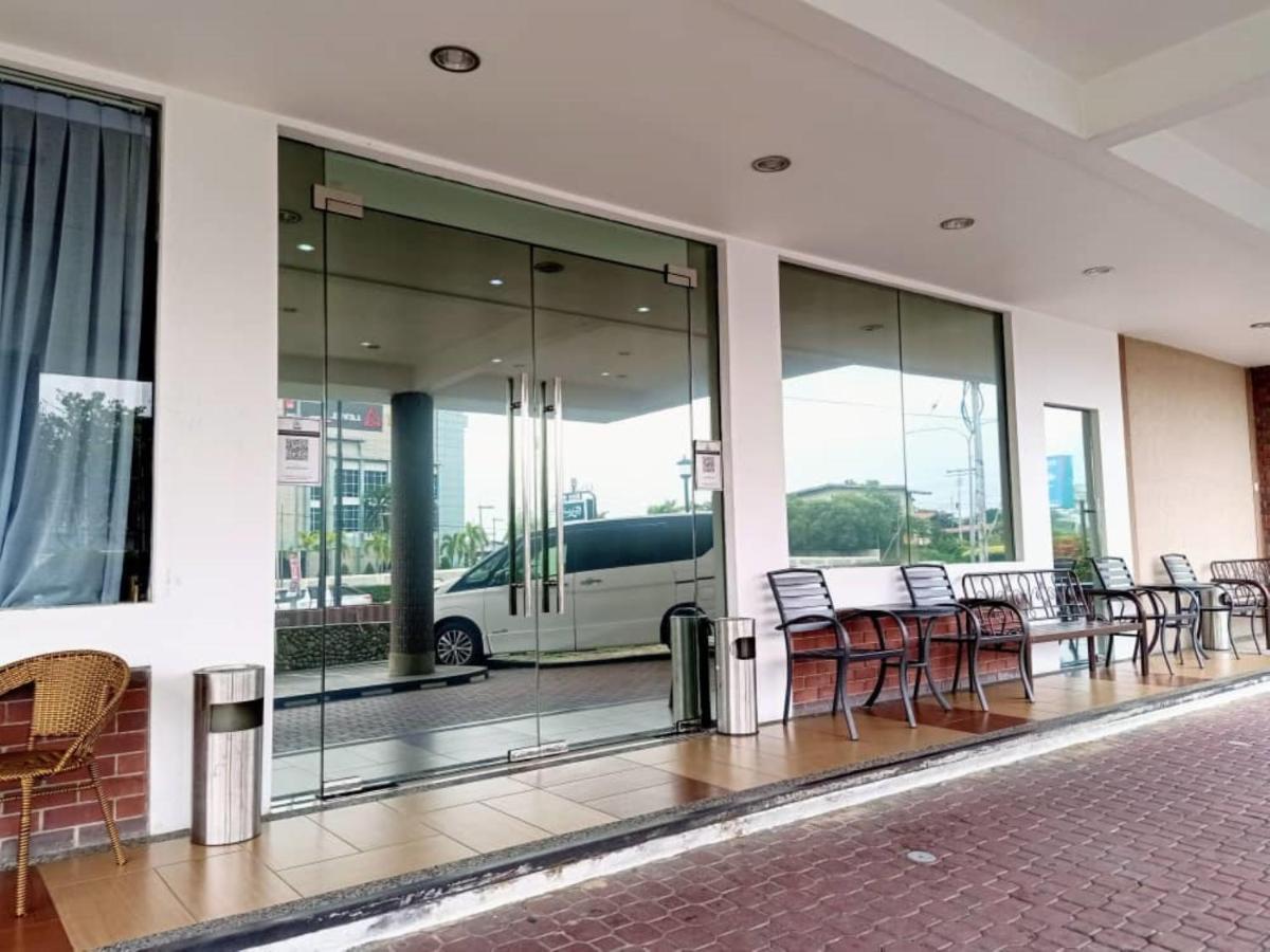 Super Oyo 90464 Borneo Suites Hotel Kota Kinabalu Dış mekan fotoğraf